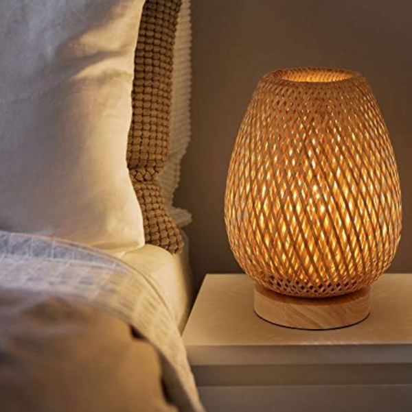 Lampu Tepi Ranjang yang Terbuat dari Bambu